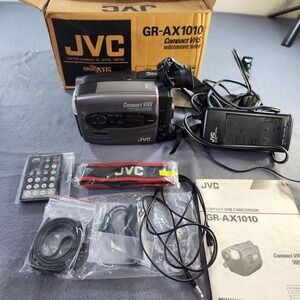JVC GR-AX1010 Compact VHS Camcorder charger, remote, manual, wires, box - READ